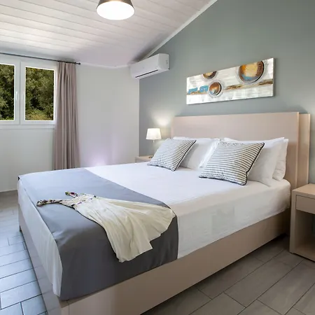 Captain Nick Aparthotel Mikros Gialos