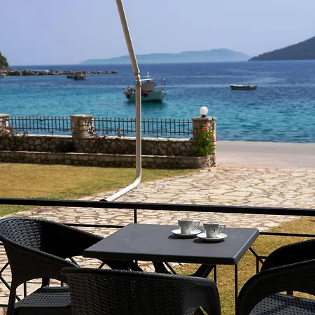 Captain Nick 2* Mikros Gialos