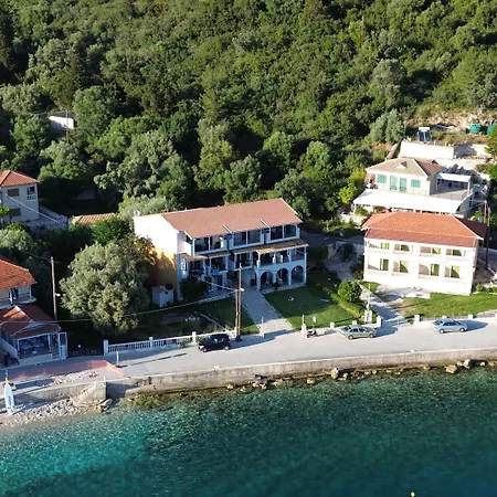 Captain Nick 2* Mikros Gialos